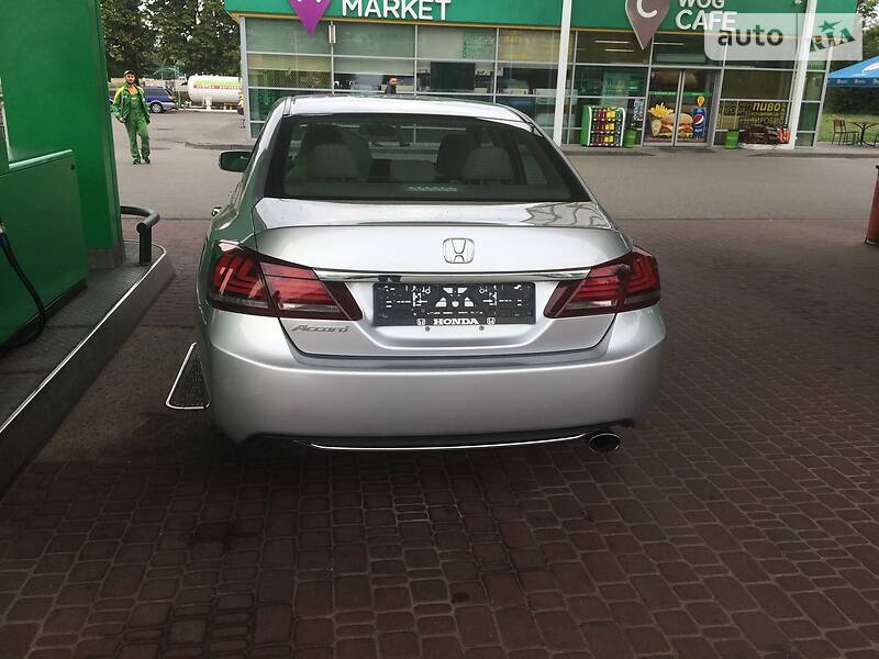 Седан Honda Accord 2013 в Києві