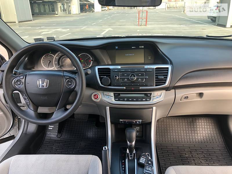 Седан Honda Accord 2013 в Києві
