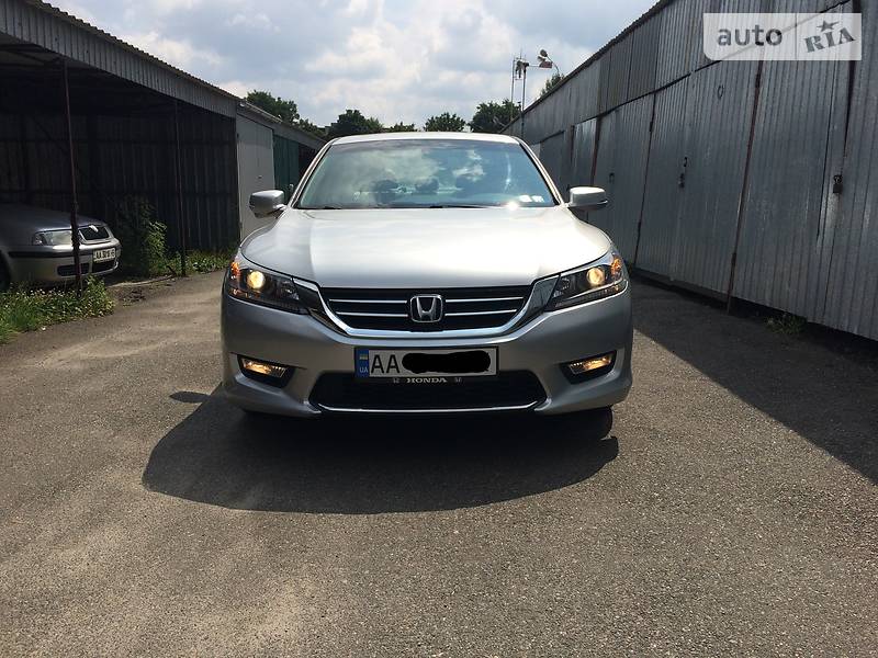 Седан Honda Accord 2013 в Києві