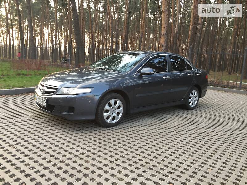 Седан Honda Accord 2006 в Киеве