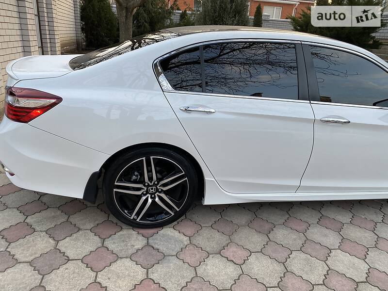 Седан Honda Accord 2017 в Днепре