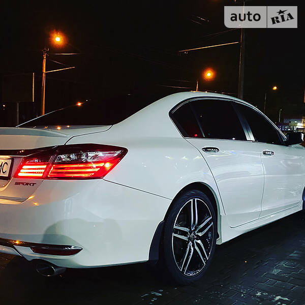 Седан Honda Accord 2017 в Днепре