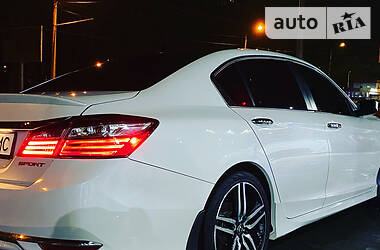 Седан Honda Accord 2017 в 