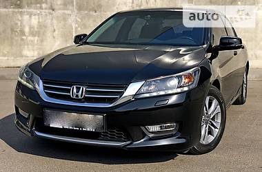 Седан Honda Accord 2013 в 