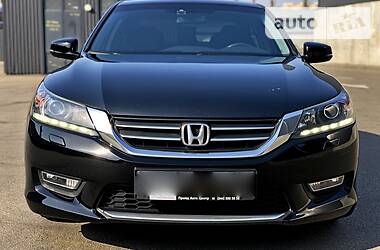 Седан Honda Accord 2013 в 