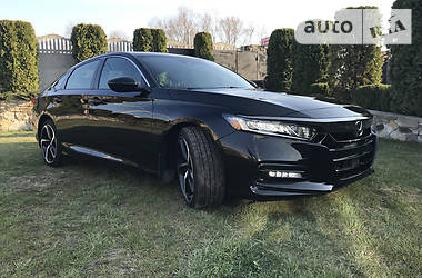 Седан Honda Accord 2018 в Киеве