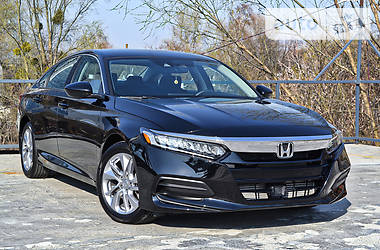 Седан Honda Accord 2018 в 