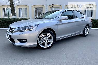 Седан Honda Accord 2013 в 