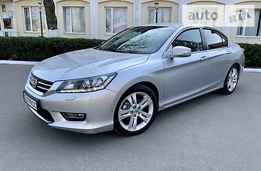 Седан Honda Accord 2013 в 