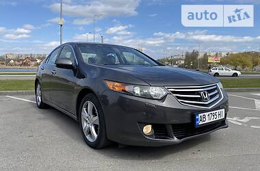 Седан Honda Accord 2010 в 