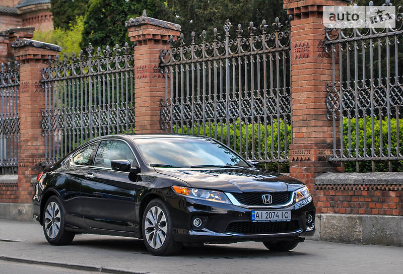 Купе Honda Accord 2013 в Чернівцях