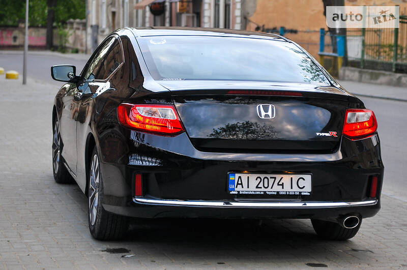 Купе Honda Accord 2013 в Чернівцях