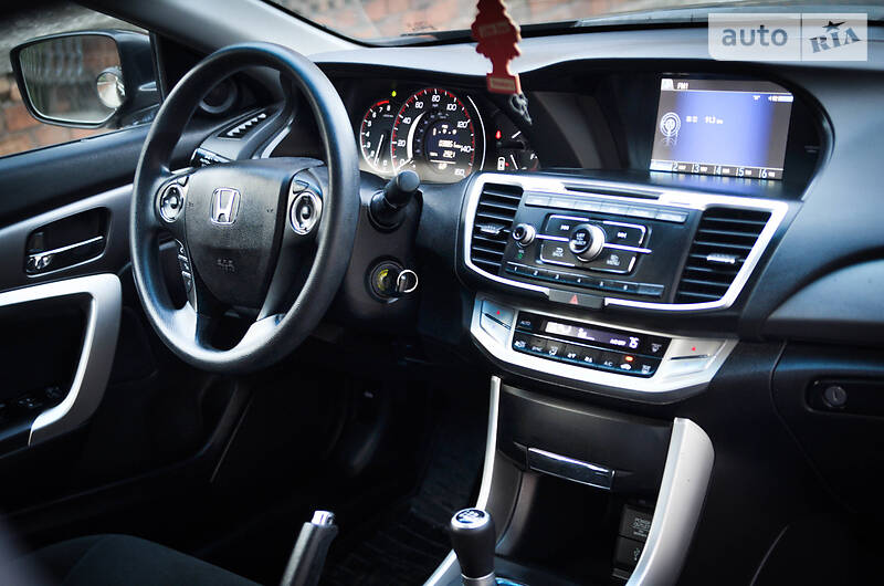 Купе Honda Accord 2013 в Чернівцях
