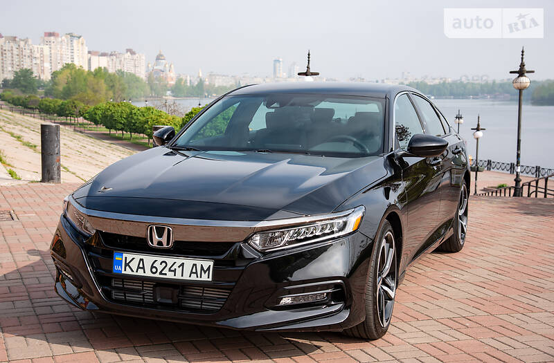 Седан Honda Accord 2019 в Киеве