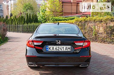 Седан Honda Accord 2019 в Киеве