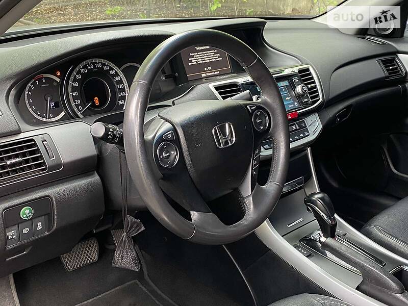 Седан Honda Accord 2013 в Києві
