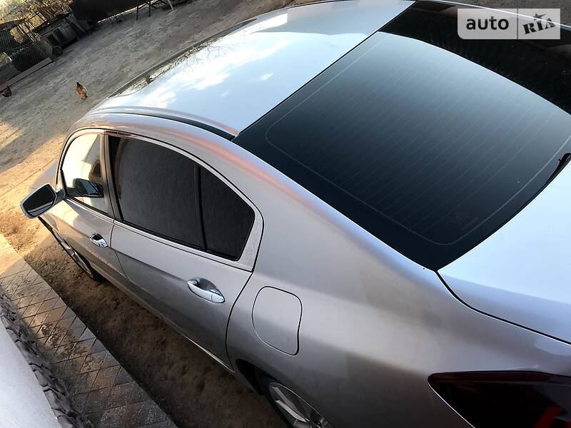 Седан Honda Accord 2013 в Києві