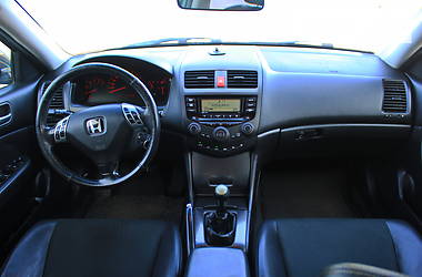 Седан Honda Accord 2004 в Киеве