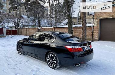 Седан Honda Accord 2015 в Киеве