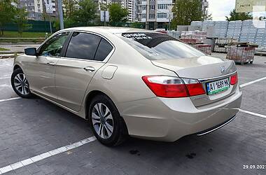 Седан Honda Accord 2015 в Обухове