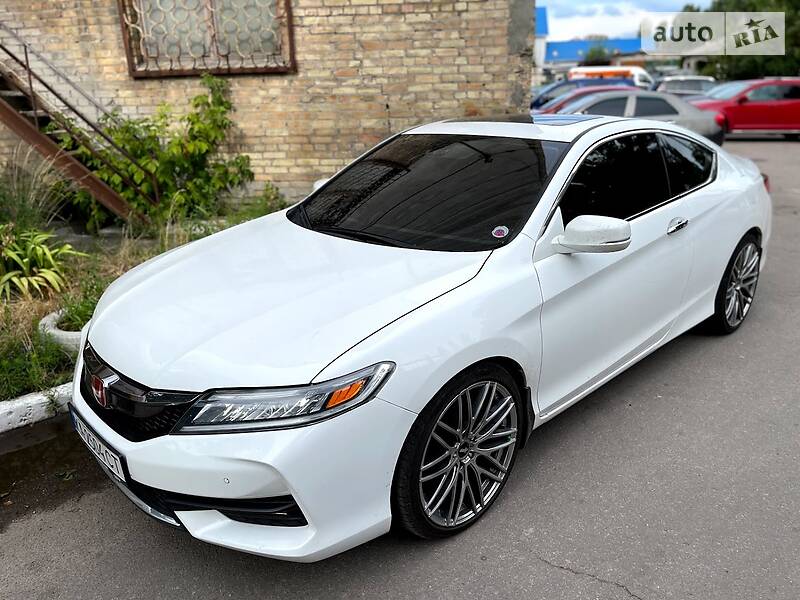 Купе Honda Accord 2015 в 