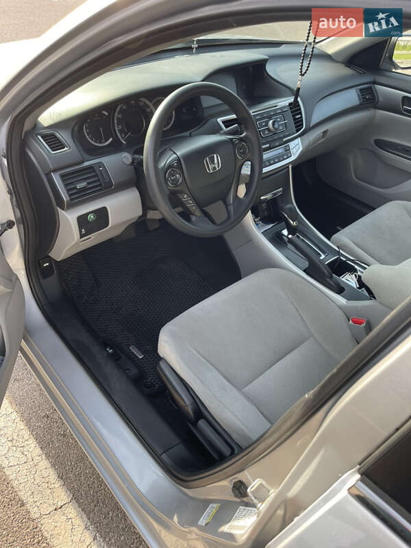 Седан Honda Accord 2013 в Черкассах