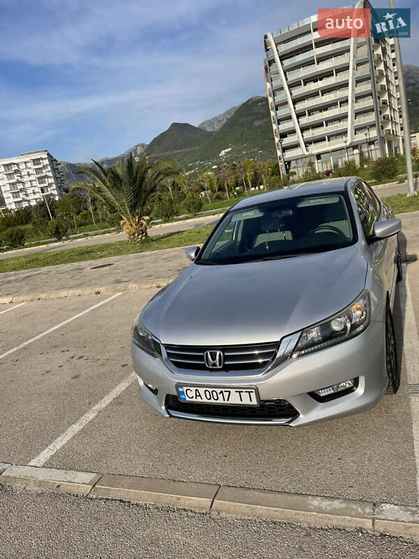 Седан Honda Accord 2013 в Черкассах