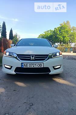 Седан Honda Accord 2014 в 