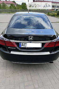 Седан Honda Accord 2015 в Луцке