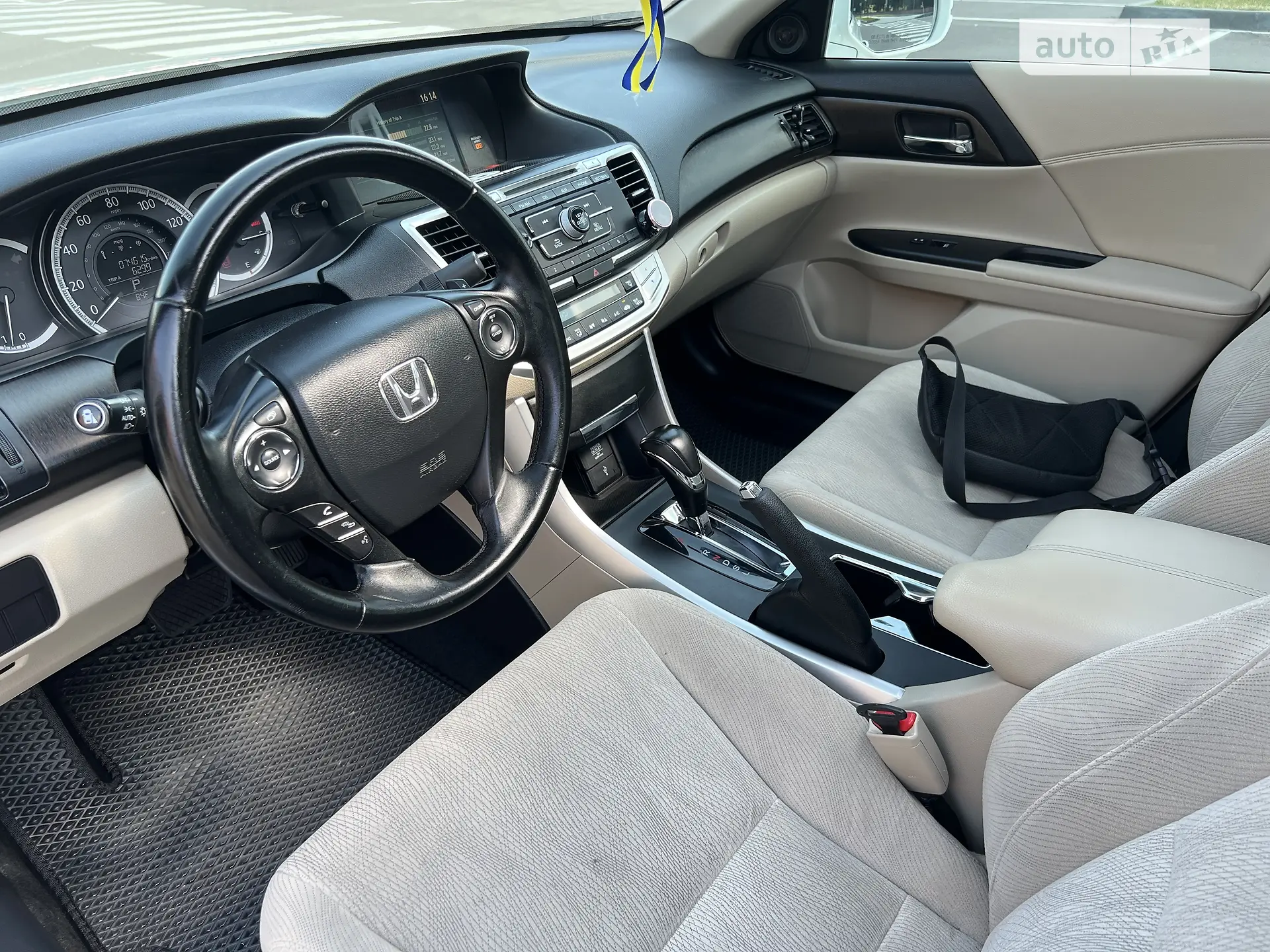 2015 Honda Accord - мініатюра 16