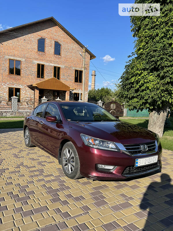 Седан Honda Accord 2015 в Глобине