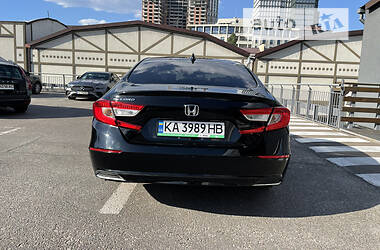 Седан Honda Accord 2018 в Киеве