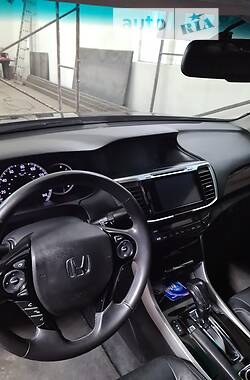 Седан Honda Accord 2015 в Березанке