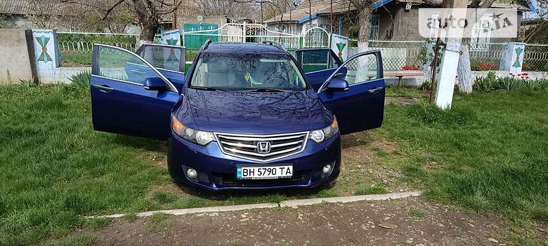 Универсал Honda Accord 2009 в Сарате