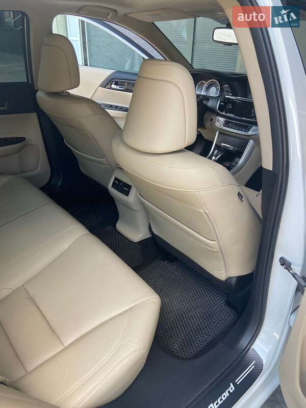 Седан Honda Accord 2014 в Шептицькому