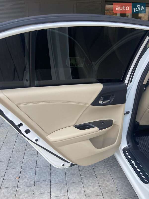 Седан Honda Accord 2014 в Шептицькому