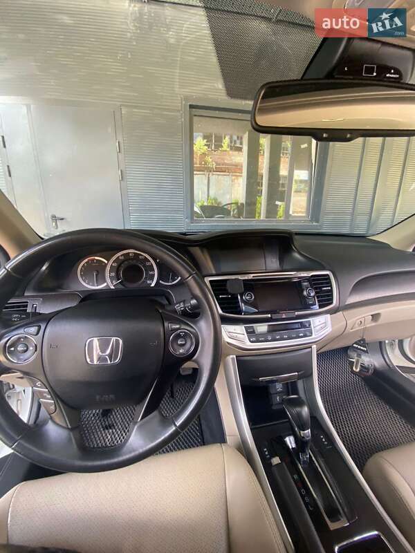 Седан Honda Accord 2014 в Шептицькому