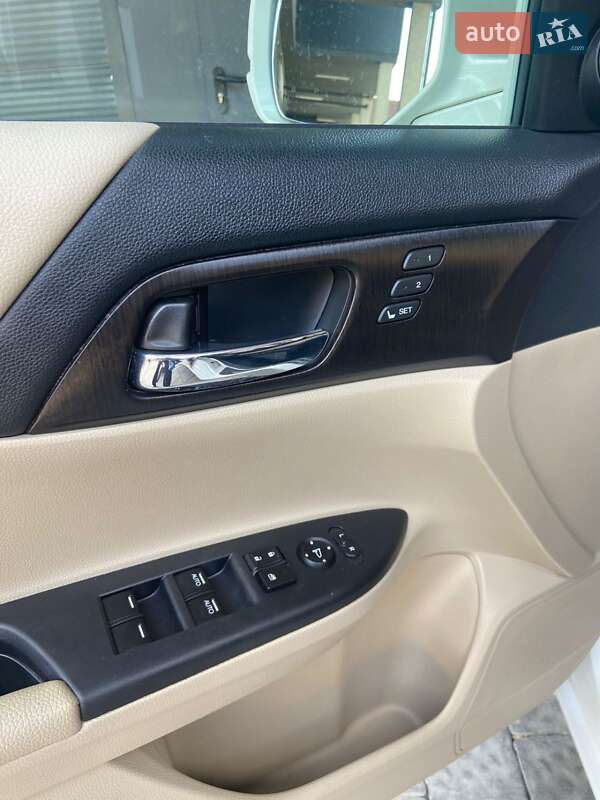 Седан Honda Accord 2014 в Шептицькому