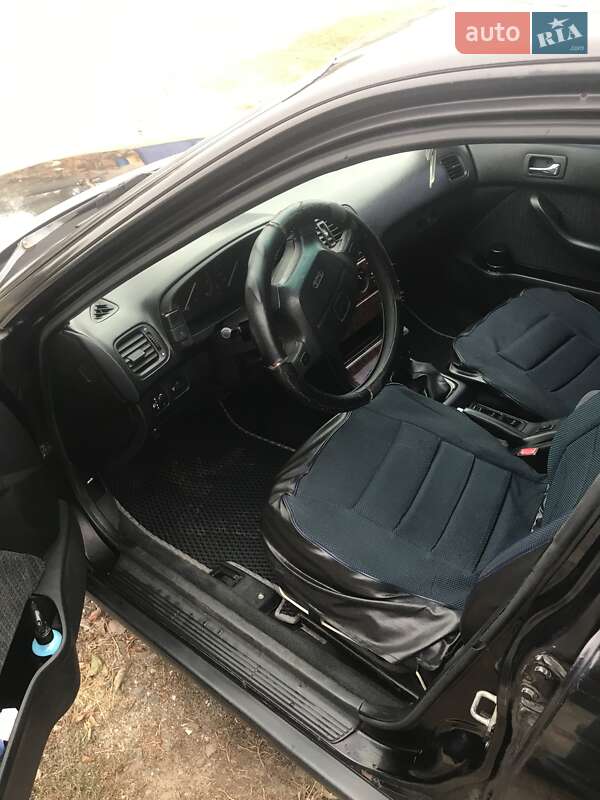 Седан Honda Accord 1998 в Веселиновому