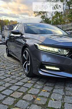 Седан Honda Accord 2019 в Киеве