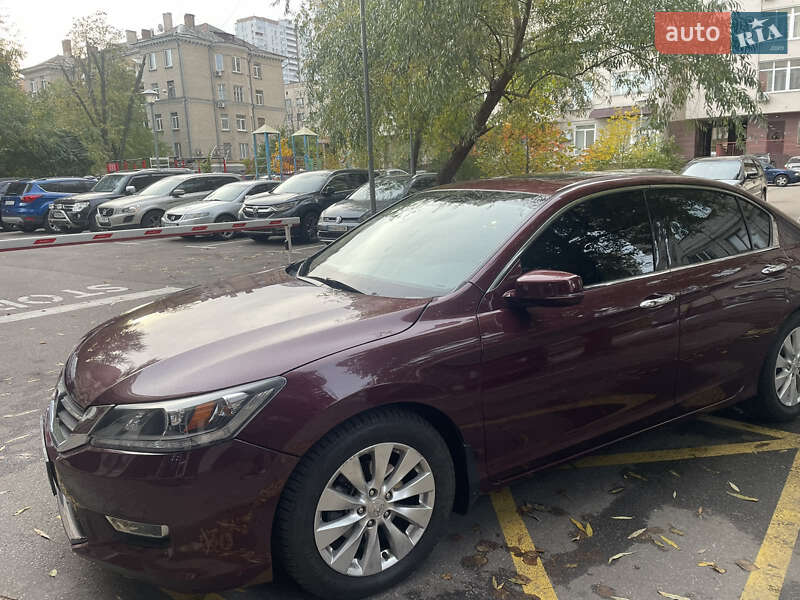 Седан Honda Accord 2013 в Києві