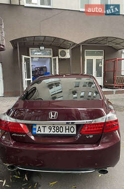 Седан Honda Accord 2013 в Києві