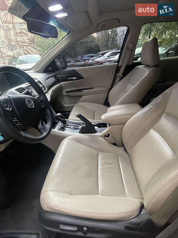 Седан Honda Accord 2013 в Києві