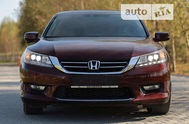 Седан Honda Accord 2015 в Львове