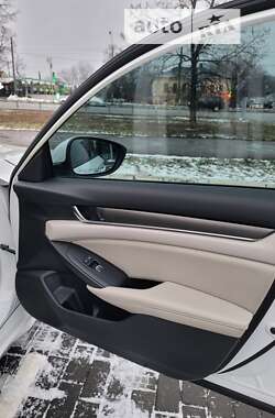 Седан Honda Accord 2019 в Киеве