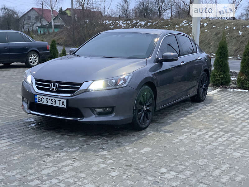 Седан Honda Accord 2015 в Львові