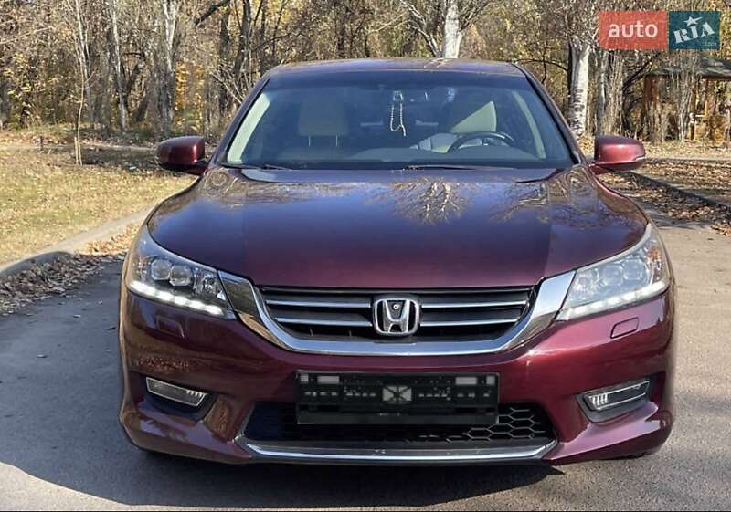 Седан Honda Accord 2013 в Каменском