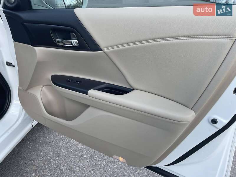 Седан Honda Accord 2015 в Дніпрі