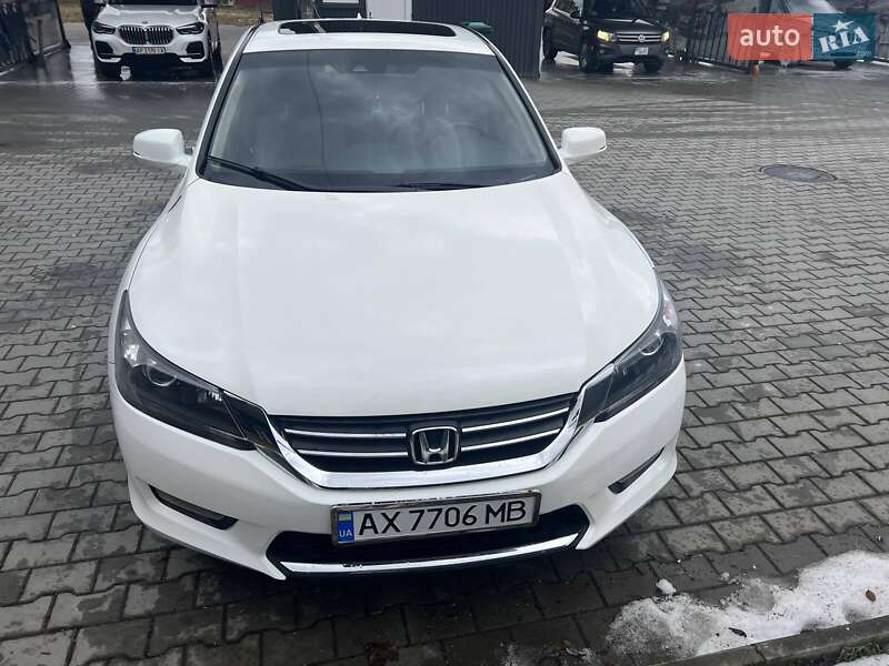 Седан Honda Accord 2014 в Львове