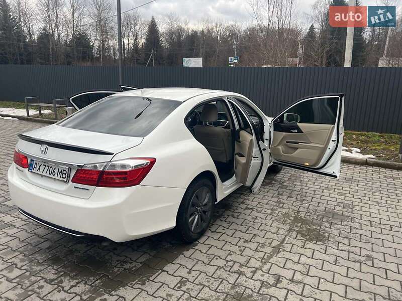 Седан Honda Accord 2014 в Львове